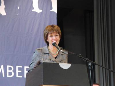 Dr. Monika Stolz MdL, Ministerin f�r Arbeit und Sozialordnung, Familien und Senioren, bei ihrer Rede zur Generationengerechtigkeit am Samstag